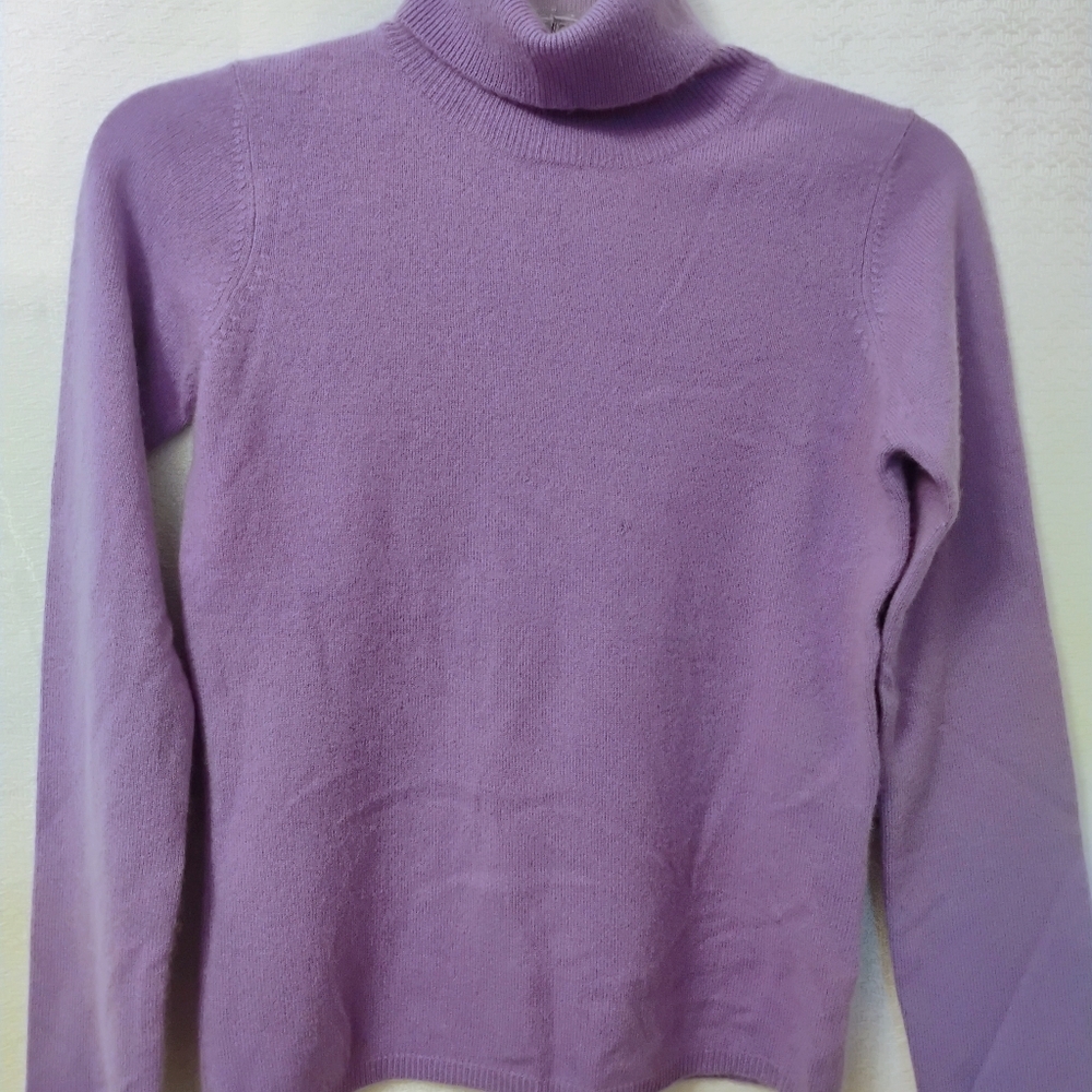 Studio Sutton Purple CashmereTurtleneck Sweater